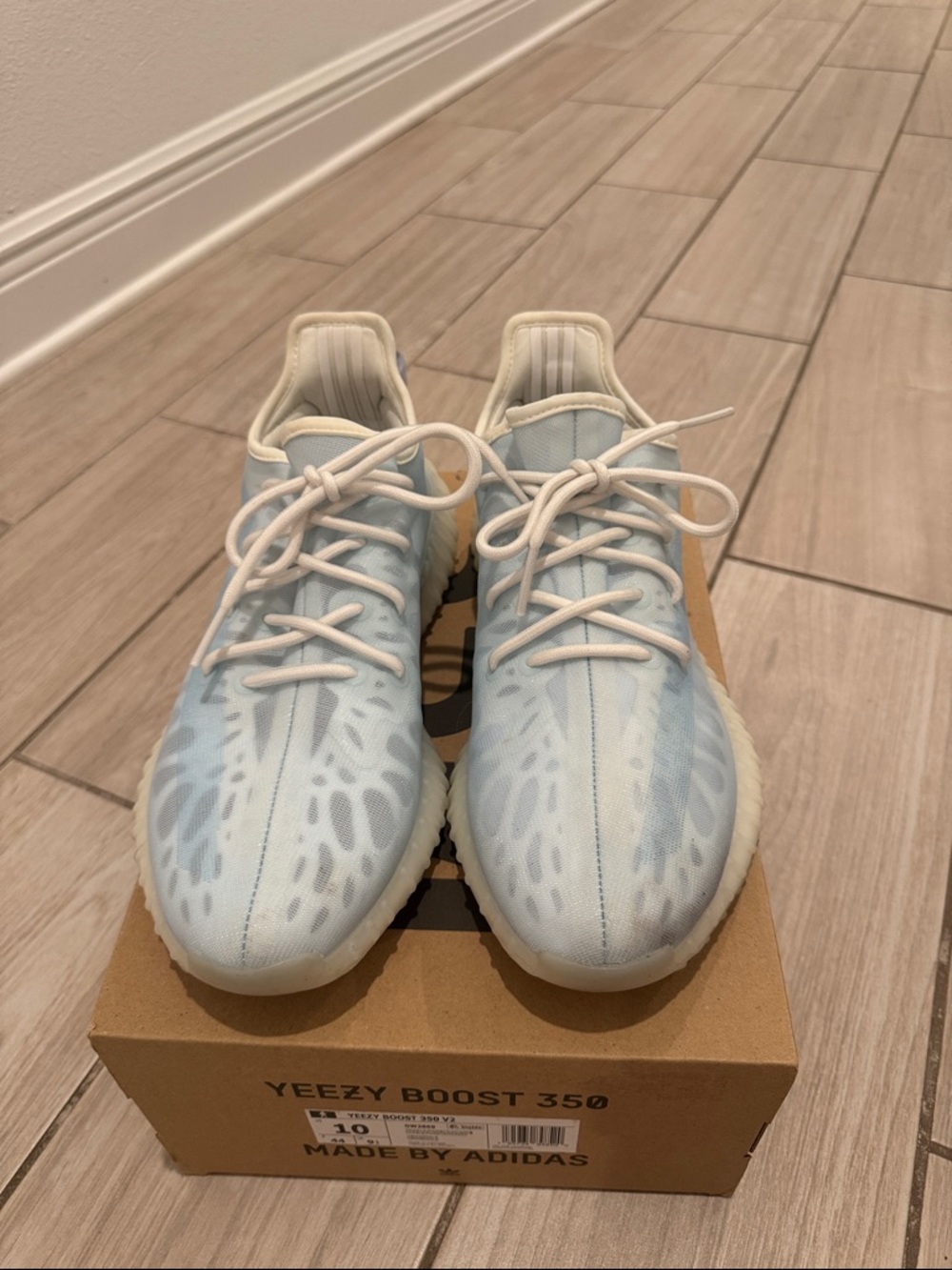 Yeezy Boost 350 V2 Mono Ice